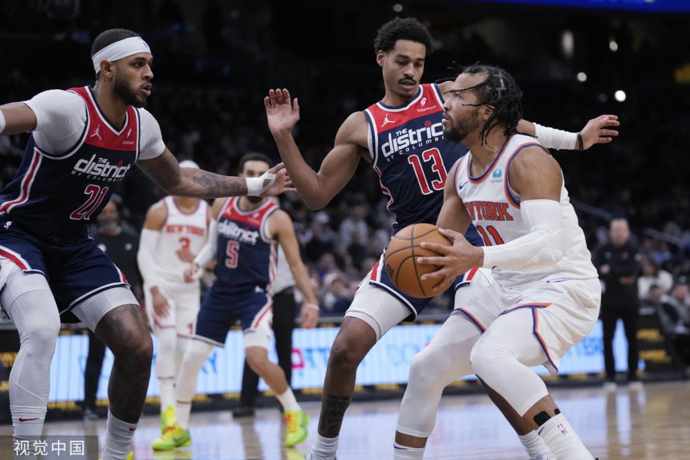 充满竞争的 充满竞争的